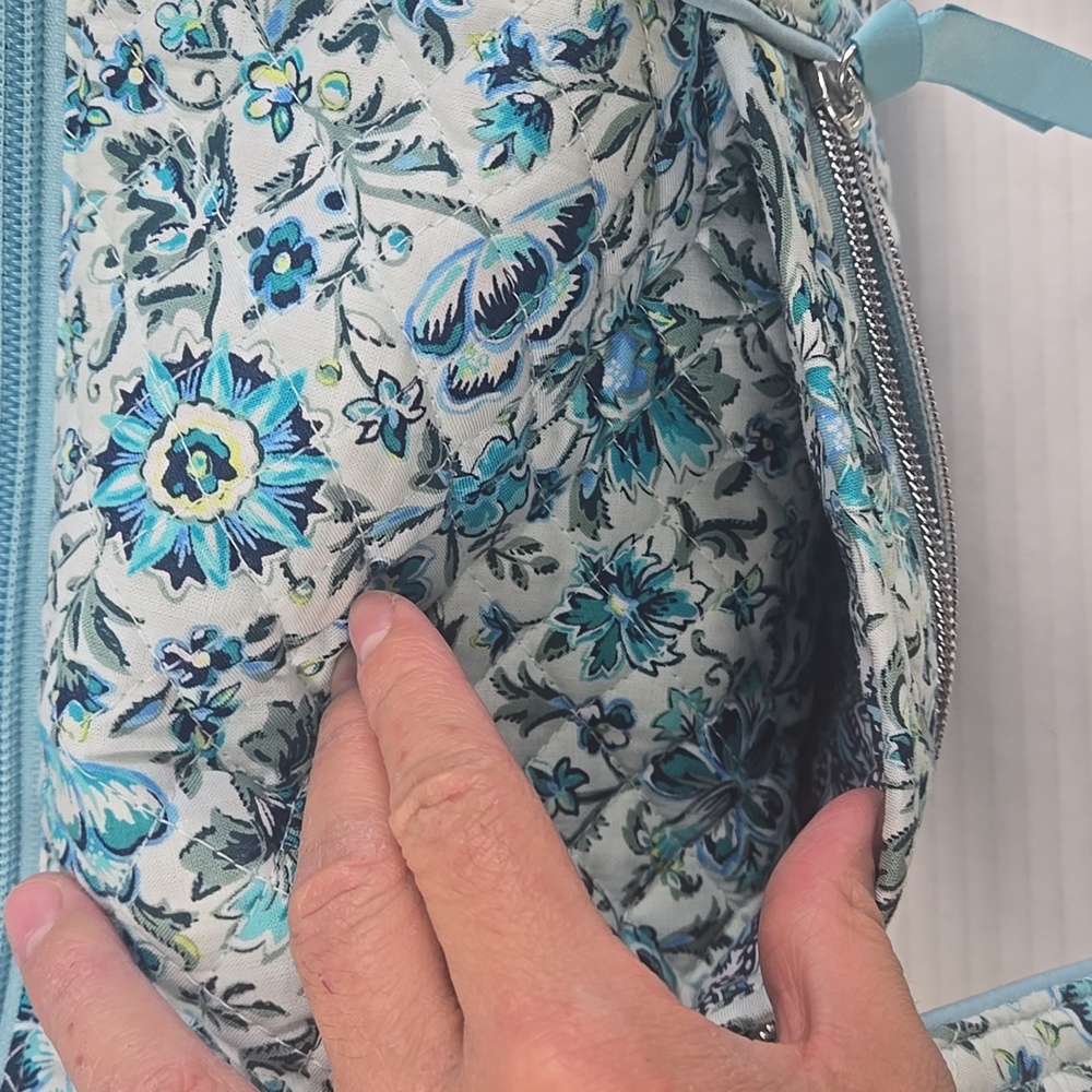 Vera Bradley | Iconic Small Travel Duffel Cloud Vine - Picture 8 of 10